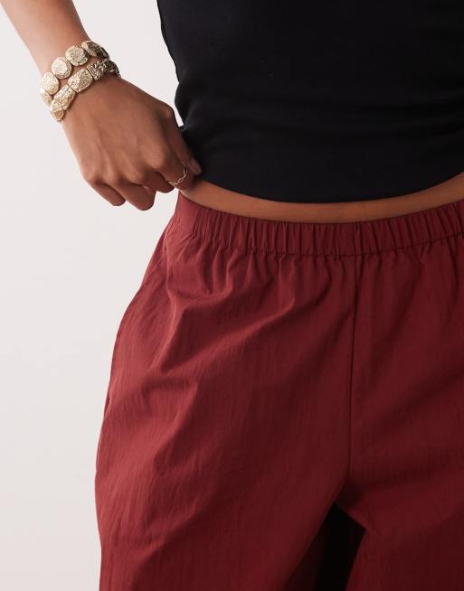 ASOS DESIGN Petite katoen-nylonmix instap balloonbroek in bordeauxrood, 5 van 5