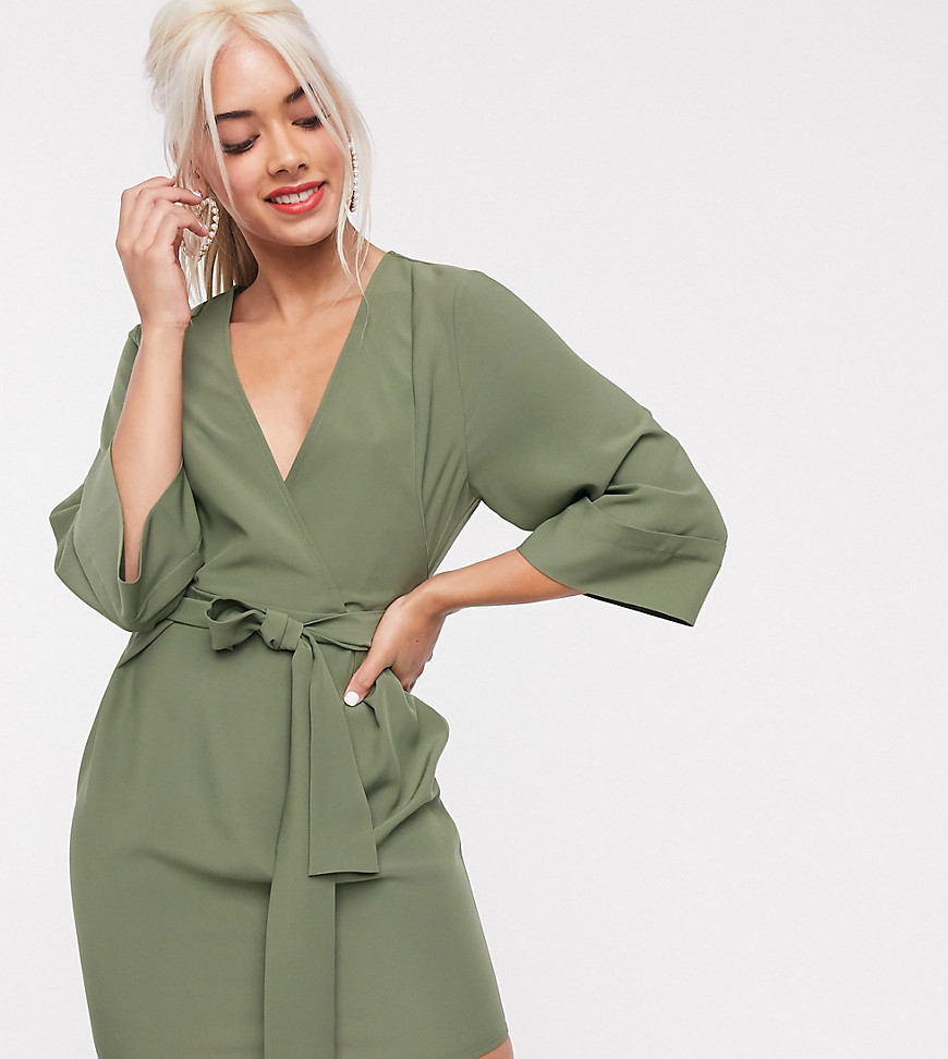 ASOS DESIGN Petite – Khakifärgad fodralklänning i minimodell med v-ringning och kimonoärm-Grön