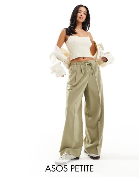 ASOS DESIGN Petite – Khakigröna, figursydda byxor i dra på-stil - view 1