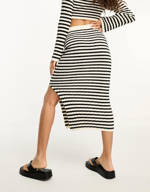 Black and white shop striped knit skirt