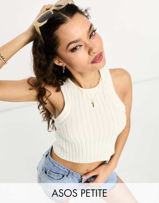 ASOS DESIGN Petite – Krämfärgat linne i kort, grovstickad modell med brottarrygg