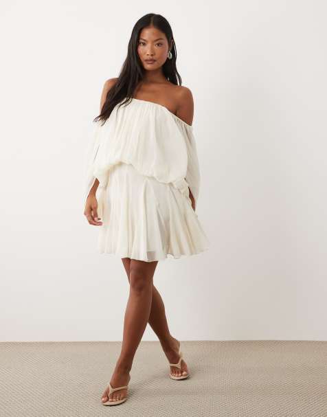 ASOS DESIGN Petite – Kremowa sukienka mini z obszernymi rękawami z rozcięciem i obszerną spódnicą z godetami - view 1