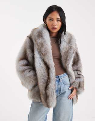 ASOS DESIGN Petite - Kunstpelzmantel in Blau mit Kontraststreifen in Braun-Bunt