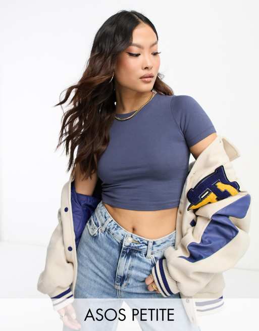 ASOS DESIGN Petite Kurz geschnittenes figurbetontes T Shirt in verwaschenem Marineblau ASOS