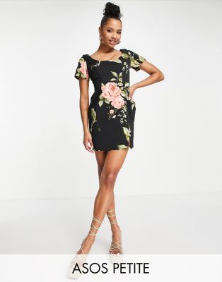 ASOS DESIGN Petite - Kurzärmliges Minikleid mit Schlitz und Blumenmuster-Bunt