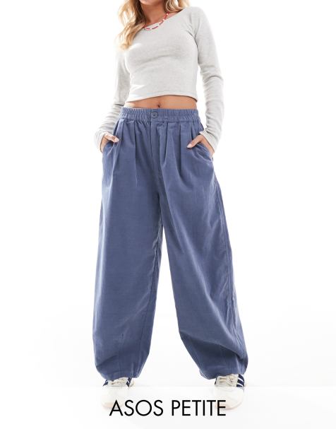 ASOS DESIGN Petite – Kurze Cordhose in Blau mit Ballon-Beinschnitt - view 1