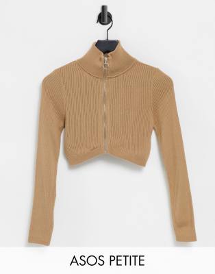 asos petite -  DESIGN Petite – Kurze Strickjacke mit Reißverschluss in Camel-Neutral