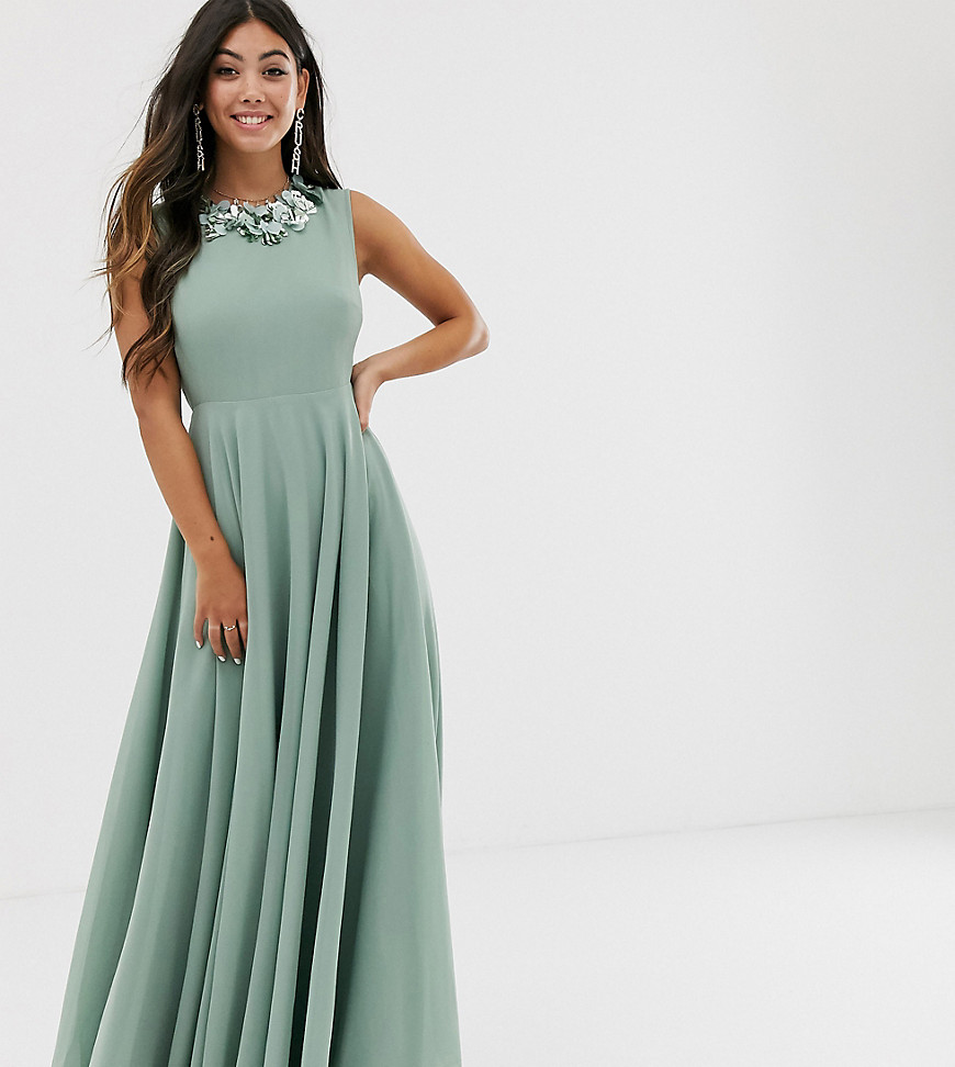 ASOS DESIGN Petite - Lange jurk met 3D-bloemen langs de halslijn-Groen