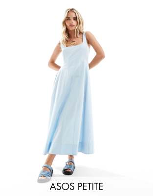 ASOS DESIGN Petite - Langes sommerliches Tenniskleid in Blau mit Ziernaht