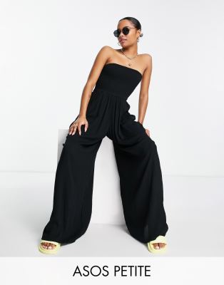 ASOS DESIGN Petite Lassiger Jumpsuit aus Rayon in Schwarz im Knitter Look ASOS