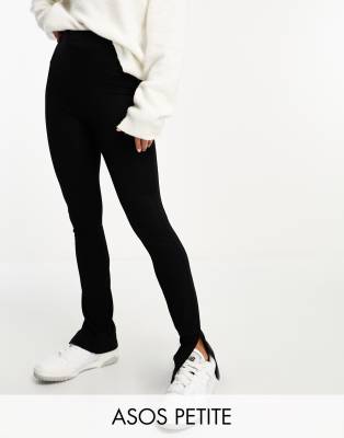 ASOS DESIGN Petite - Leggings in Schwarz mit seitlichen Saumschlitzen