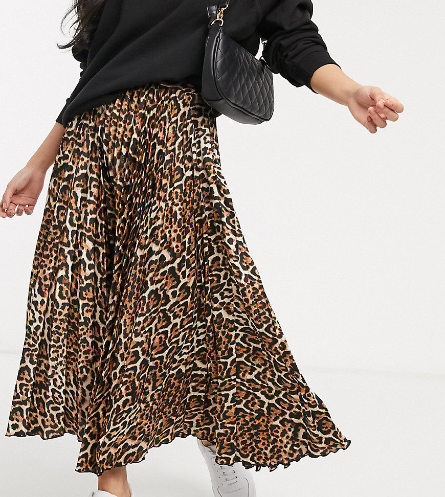 ASOS DESIGN Petite – Leopardmönstrad plisserad midikjol i satin-Flerfärgad