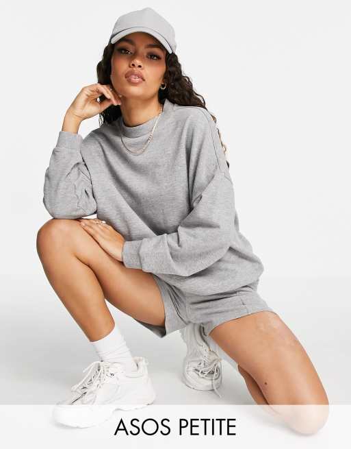 ASOS DESIGN Petite - Licht zomers trainingspak met oversized sweater en sweatshorts met plat gestikte plooitjes in gemêleerd grijs