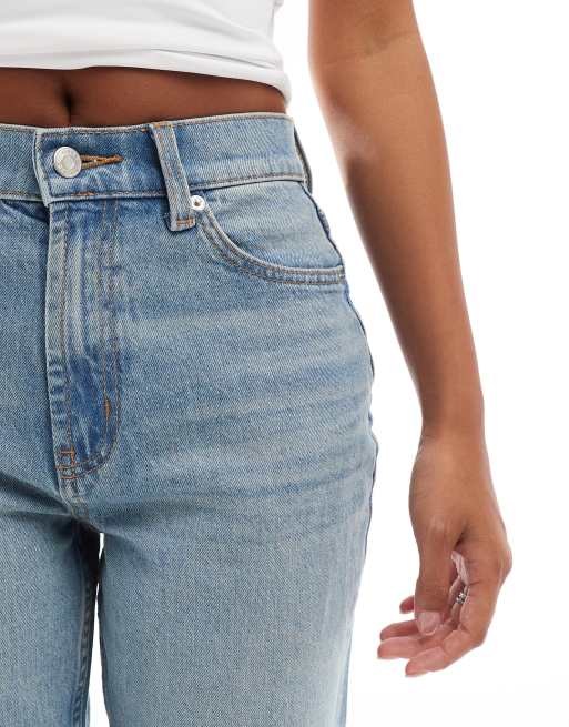 ASOS DESIGN Petite – Ljusblå flared jeans med medelhög midja, 4 av 5