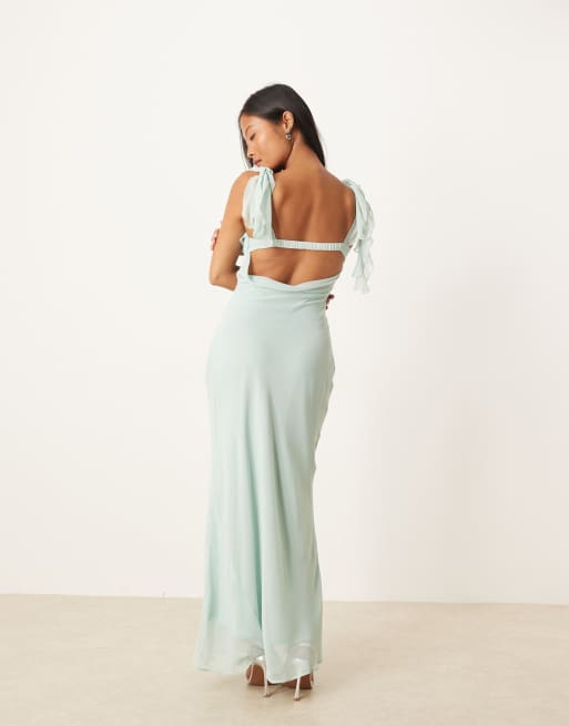 ASOS DESIGN Petite – Ljusblå slipklänning i chiffong med midilängd och spetsinfällningar, 4 av 4