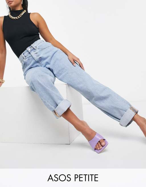 ASOS DESIGN Petite – Ljusblå slouchy mom jeans i återvunnet material och hög midja