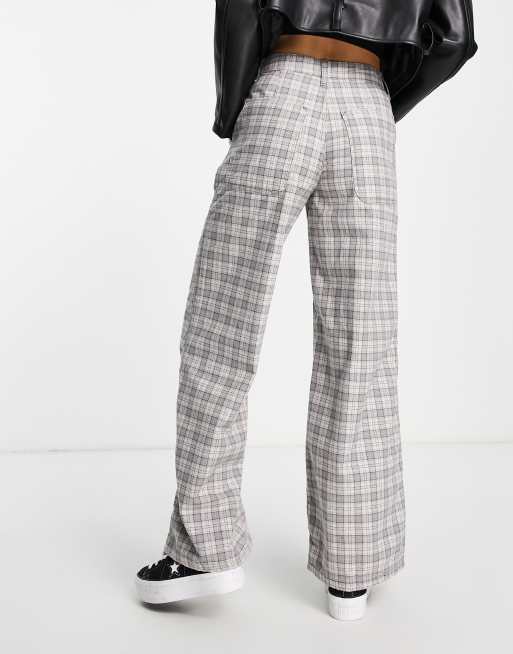 ASOS DESIGN Petite – Locker geschnittene, karierte Hose in Grau mit geradem Bein, 2 von 4