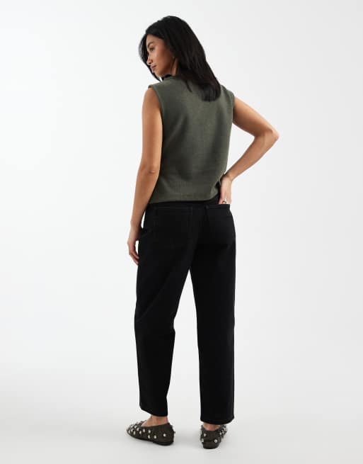 ASOS DESIGN Petite – Locker geschnittene Mom-Jeans in Schwarz mit hohem Bund, 2 von 5