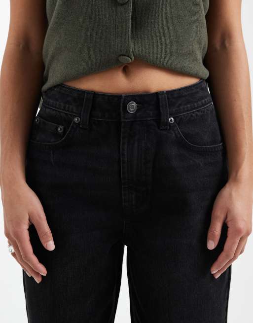 ASOS DESIGN Petite – Locker geschnittene Mom-Jeans in Schwarz mit hohem Bund, 5 von 5