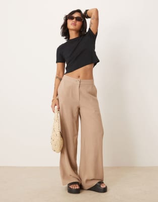 ASOS DESIGN Petite - Locker und gerade geschnittene Hose in Mokka mit Leinenanteil-Braun