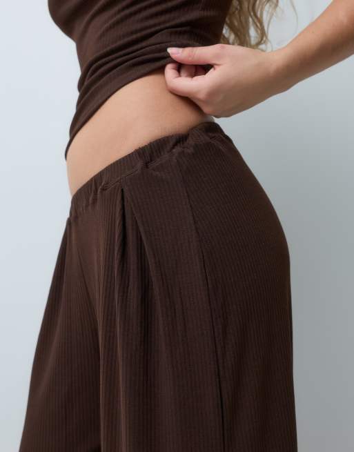 ASOS DESIGN Petite lounge mix & match geribbelde broek met wijde pijpen in chocoladebruin, 4 van 5
