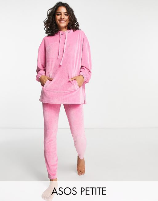 ASOS DESIGN Petite – Lounge – Set in Rosa aus Velours mit Kapuzenpullover & Leggings