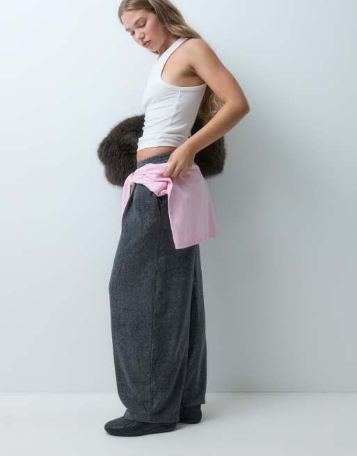 ASOS DESIGN – Mix & Match – Lounge-Set aus leichtem Fleece in Anthrazit, 6 von 6