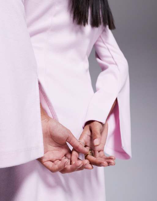 ASOS DESIGN Petite - Lyserød superblød minikjole i tætsiddende pasform med svaj og høj hals, 4 af 4