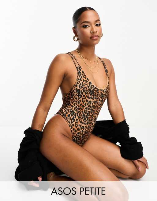 ASOS DESIGN Petite Maillot 1 piece echancre et cotele a bretelles croisees avec imprime ASOS