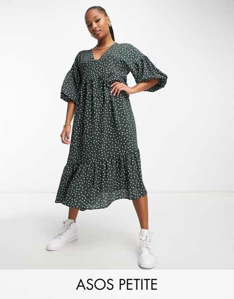 ASOS DESIGN Petite - Makkelijke aangerimpelde midi-jurk in flessengroen met stippen - view 1