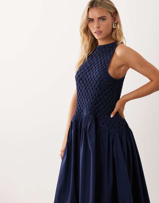 ASOS DESIGN Petite - Marineblå maxikjole med sænket talje og poplin-skørt i makramé, 2 af 4