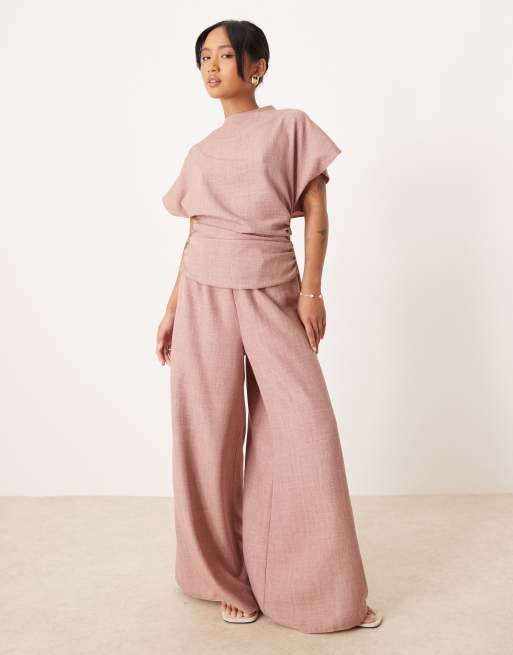 ASOS DESIGN Petite – Marszczony jasnoróżowy kombinezon z odkrytymi plecami o lnianym wyglądzie