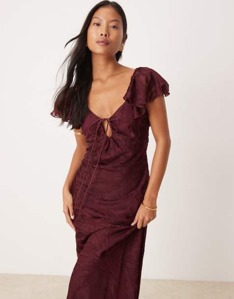 ASOS DESIGN Petite - Maxi-jurk met burn-out, fladdermouwen en uitsnijding in bordeauxrood - view 1