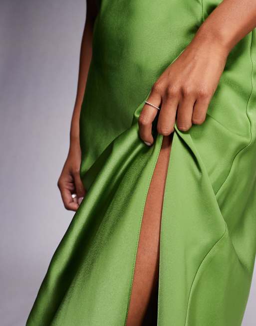 ASOS DESIGN Petite - Maxi jurk van satijn met gestrikte schouderbandjes en split in groen , 2 van 4