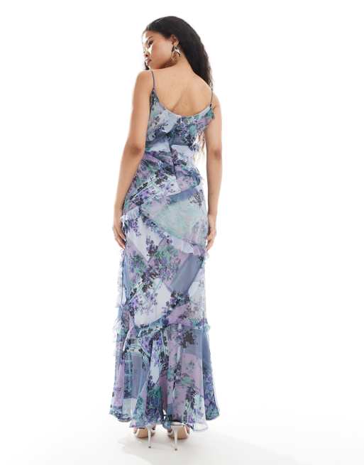 ASOS DESIGN Petite Maxi Tragerkleid mit Bias Cut Ruschen mit Spitzenflicken und Blumenmustermix in Blau