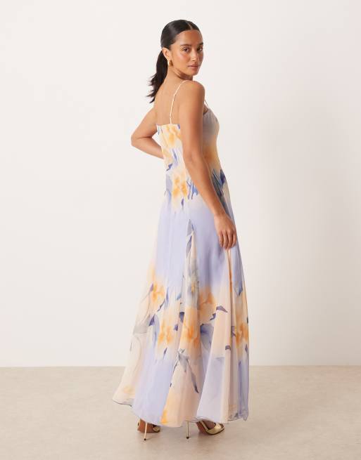 ASOS DESIGN Petite - Maxikjole i chiffon med stropper og dybe kiler samt orange/lilla blomstermønster, 2 af 4