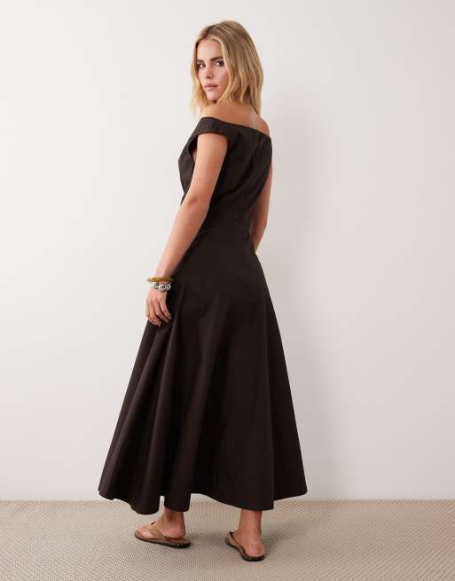 ASOS DESIGN Petite – Maxikleid aus schwerer Popeline in Schokobraun mit drapiertem Ausschnitt, 4 von 4