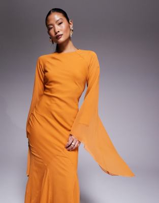 ASOS DESIGN Petite - Maxikleid in gebranntem Pfirsich mit extremen Volantärmeln und Rock mit Godet-Einsätzen-Orange