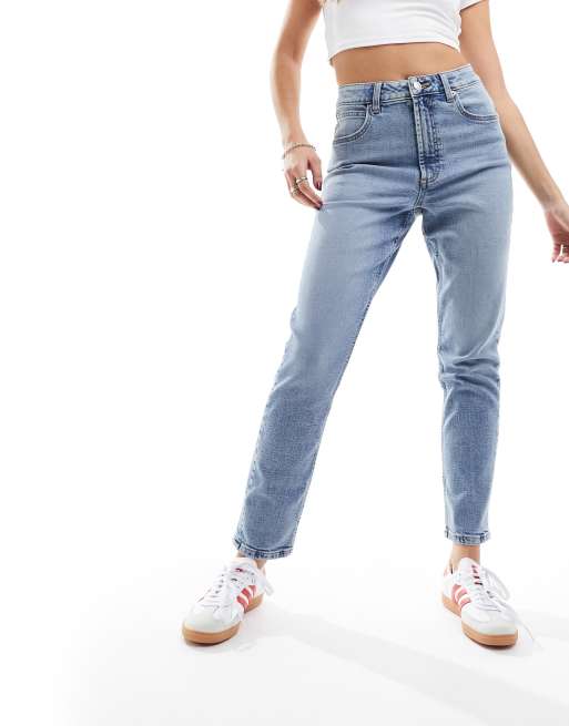 ASOS DESIGN Petite – Mellanblå, bekväma mom jeans i smal passform och skulpterande stil, 3 av 5