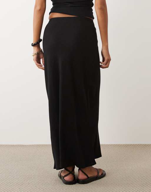 ASOS DESIGN Petite – Midaxi-Leinenrock in Schwarz mit asymmetrischem Schnitt, 2 von 5
