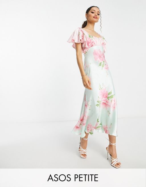 ASOS DESIGN Petite - Midikjole i satin med flagrende ærmer og rynkede detaljer på brystet i stort kontrastfarvet pink og mintgrønt blomsterprint