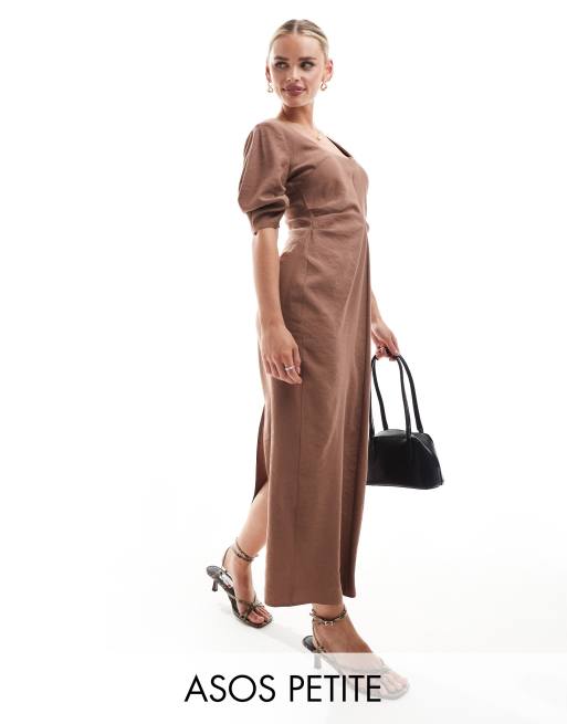 ASOS DESIGN Petite – Midikleid in Mokkabraun mit U-Ausschnitt und Falten in der Taille
