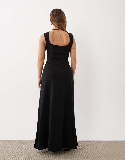 ASOS DESIGN Petite – Midikleid in Schwarz mit eckigem Ausschnitt und Ziernaht, 4 von 4
