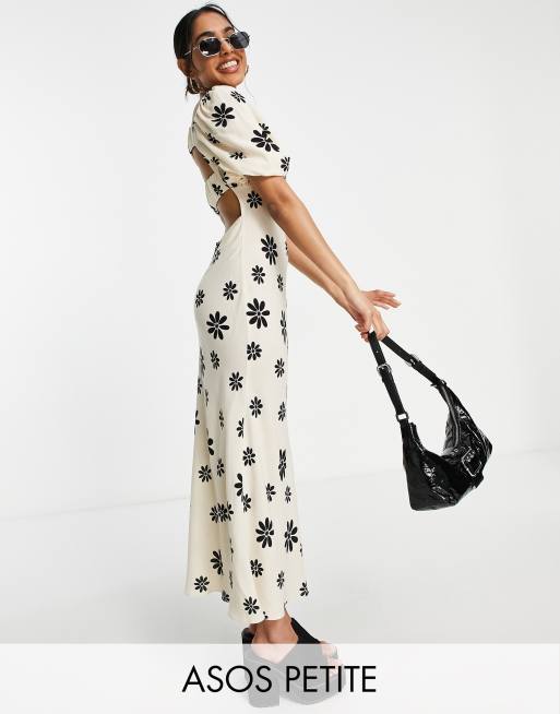 ASOS DESIGN Petite – Midikleid mit schwarzem und cremeweißem Blumendruck, eckigem Ausschnitt und elastischen Details
