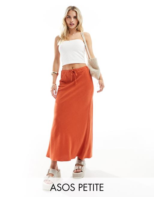 ASOS DESIGN Petite – Midirock in Leinenoptik in Terrakotta mit Taillenbindung und asymmetrischem Schnitt