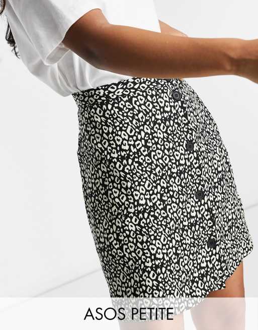 ASOS DESIGN Petite - Mini-rok met knopen in dierenprint