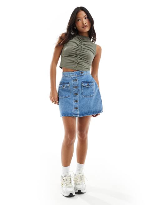 ASOS DESIGN Petite - Minigonna di jeans con bottoni blu lavaggio medio, 4 di 5