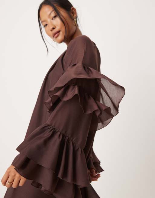 ASOS DESIGN Petite – Minikleid aus Voile in Schokobraun mit Rüschenärmeln , 2 von 4