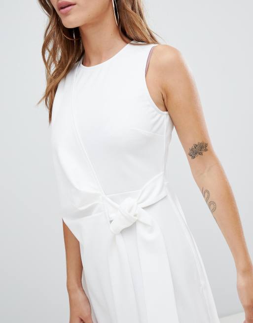 ASOS DESIGN Petite – Minikleid im Wickeldesign mit Schleife seitlich, 3 von 4
