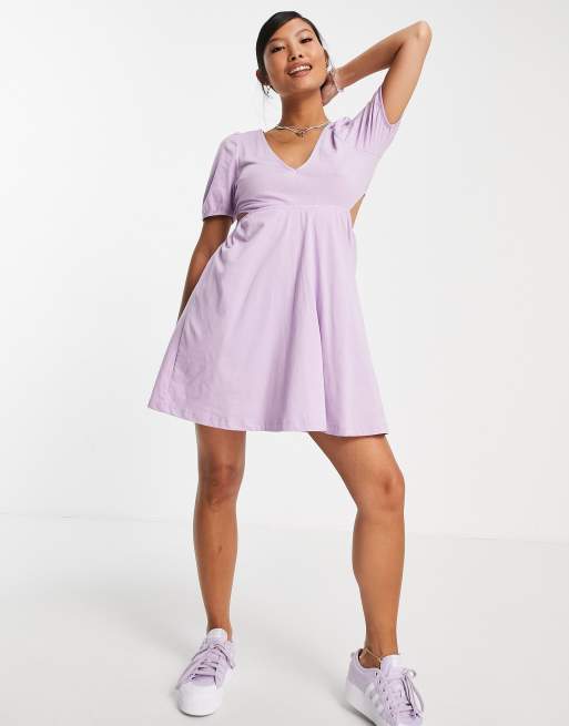 ASOS DESIGN Petite – Minikleid in Flieder mit Zierausschnitt hinten